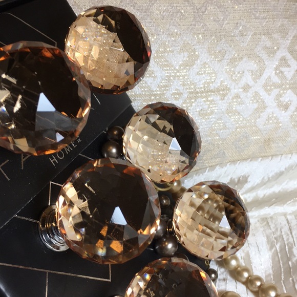 Tahari Drawer Pulls - Picture 4 of 6